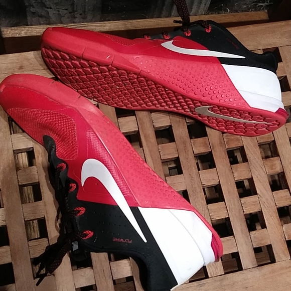 NIKE Flywire shoes - Picture 12 of 16
